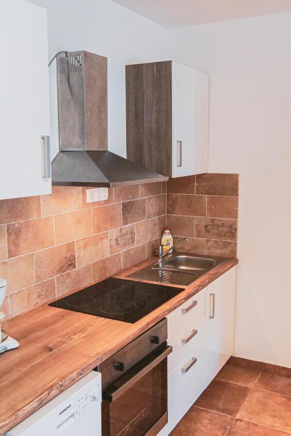 Fully Renovated One Bedroom Apartment With A Seaview - A Севид Экстерьер фото