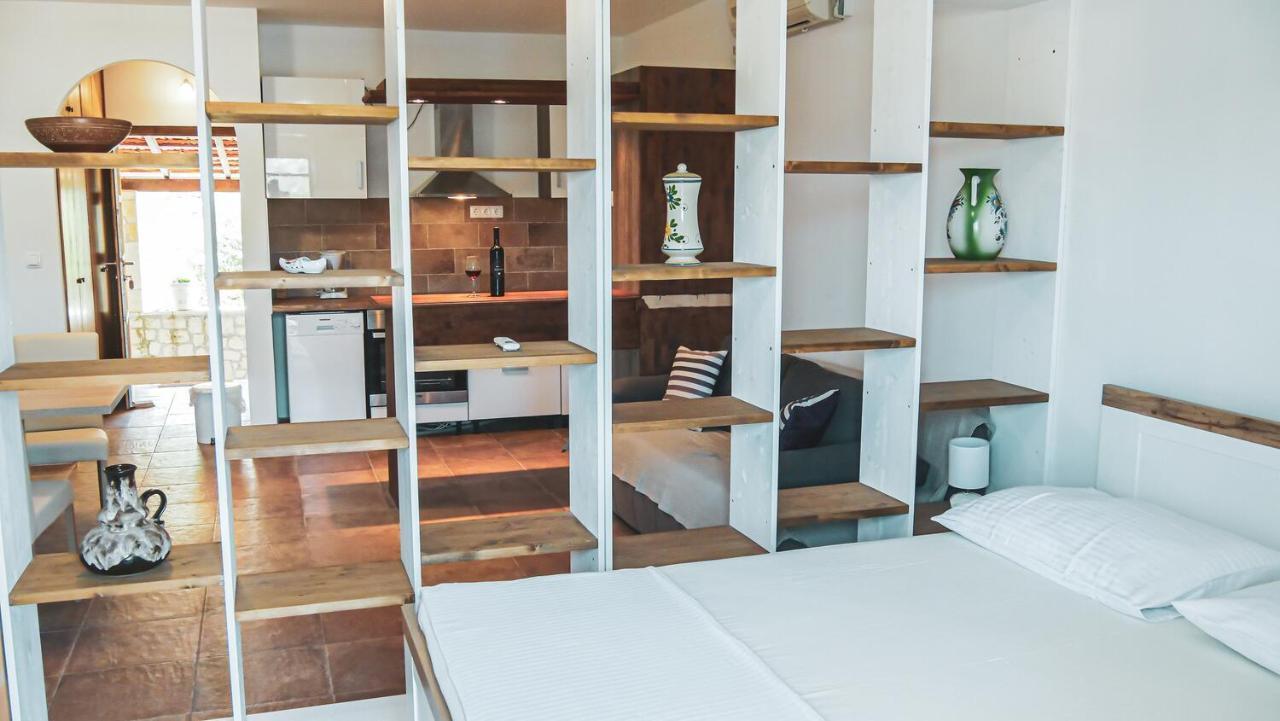 Fully Renovated One Bedroom Apartment With A Seaview - A Севид Экстерьер фото